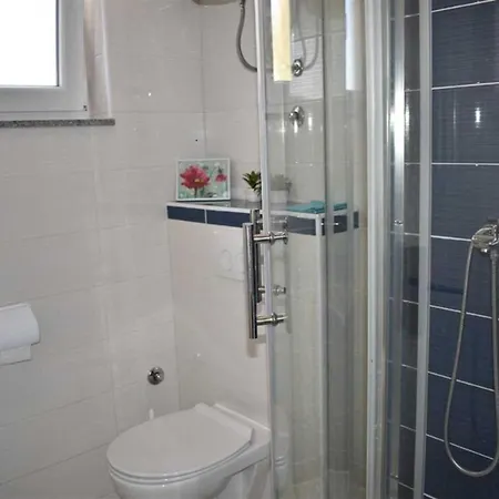 Spacious With Pool, Pakoštane