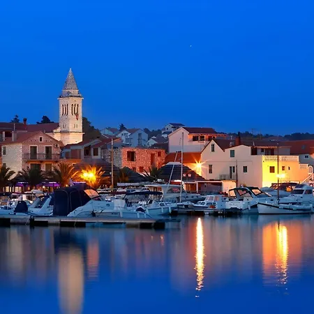 Apartamento Spacious With Pool, *