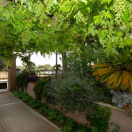 Apartamento Spacious With Pool, *