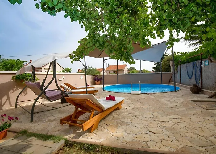 Spacious With Pool, *