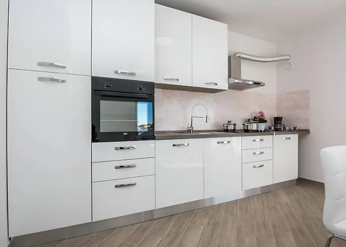 Apartman Spacious With Pool, *