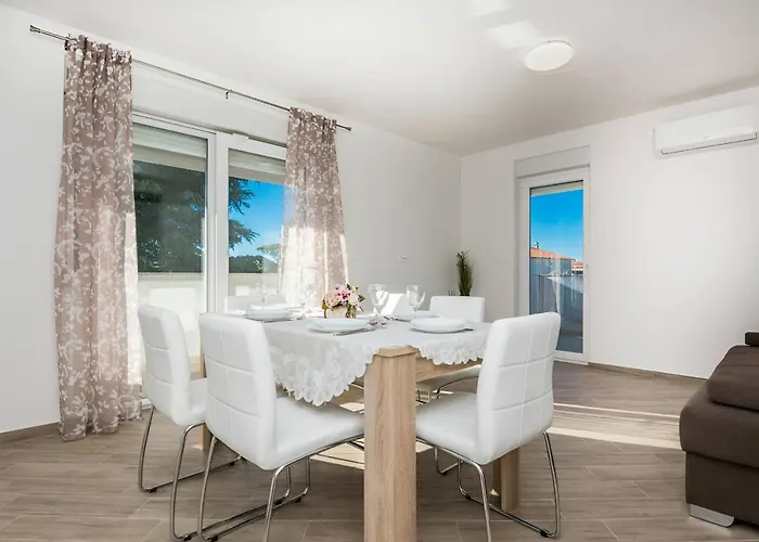 Apartman Spacious With Pool, *