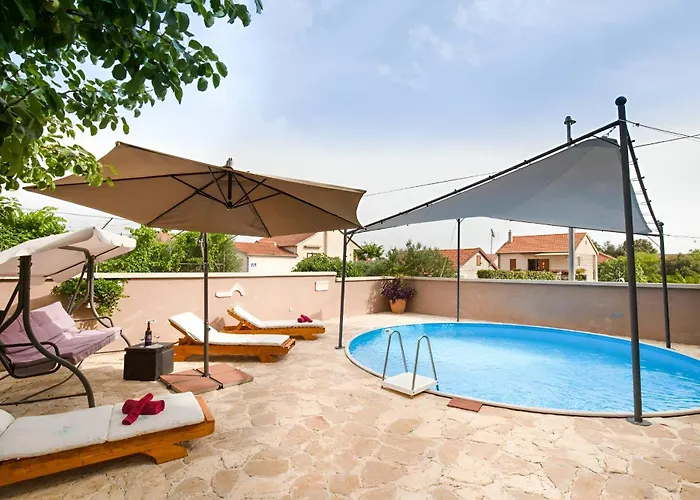 Apartman Spacious With Pool,