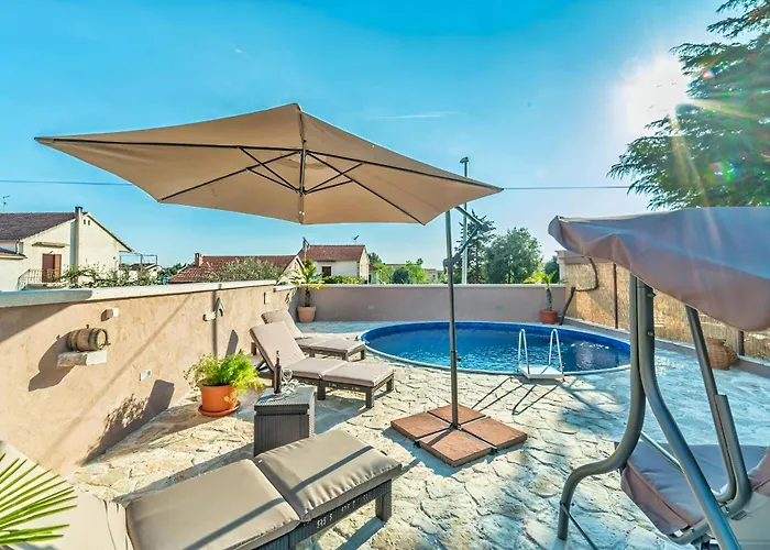 Apartman Spacious With Pool, *