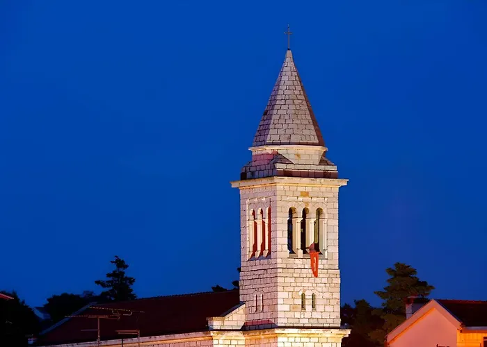 Apartman Spacious With Pool,