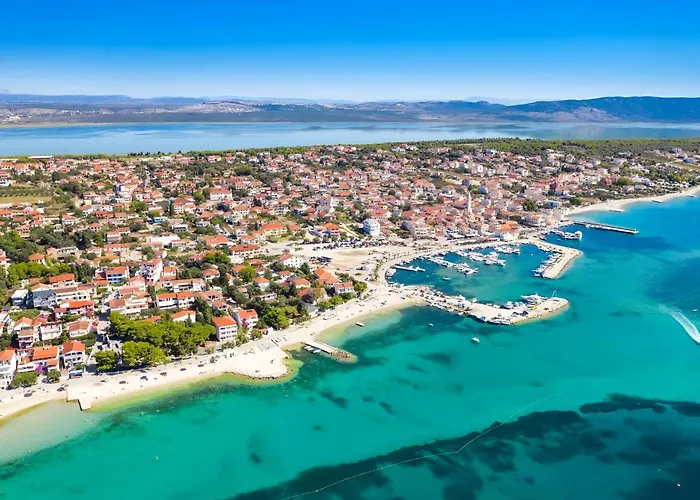 Apartman Spacious With Pool,