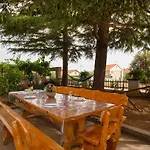 Spacious With Pool, Pakostane