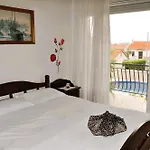 Apartment Spacious With Pool, *