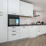 Apartment Spacious With Pool, *