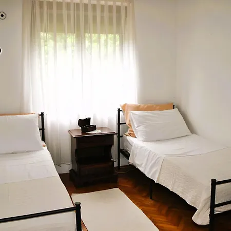 Apartment Spacious With Pool, *