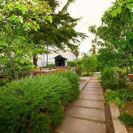 Apartment Spacious With Pool,
