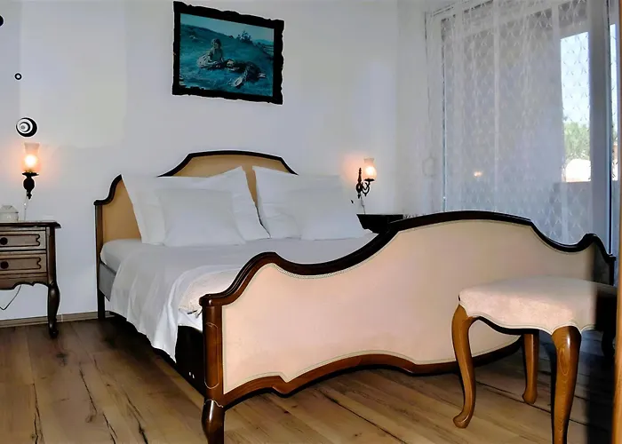 Spacious With Pool, شقة