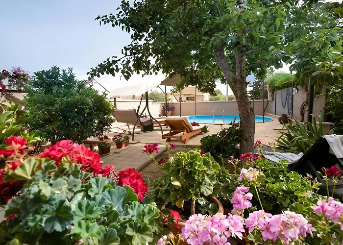 شقة Spacious With Pool, *